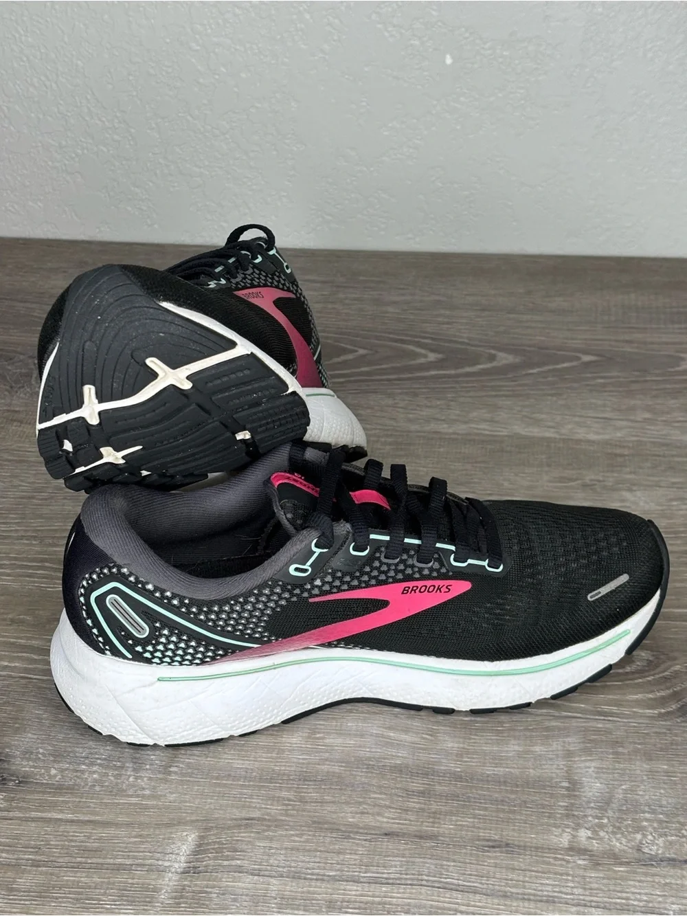Brooks Ghost 14 Women's Size 8.5 B (Medium) Running Shoes Black Excellent